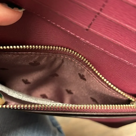 🌻 Kate Spade Maroon Purple Wristlet Zip Clutch Like New - Picture 3 of 7
